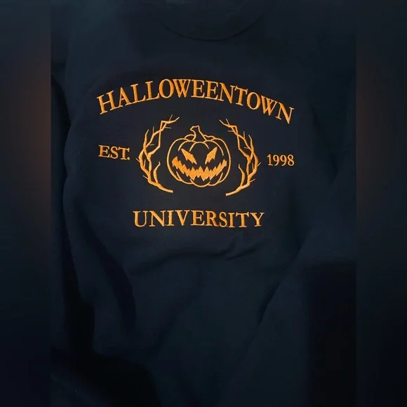 HalloweenTown University sweatshirt - Picture 2 of 3